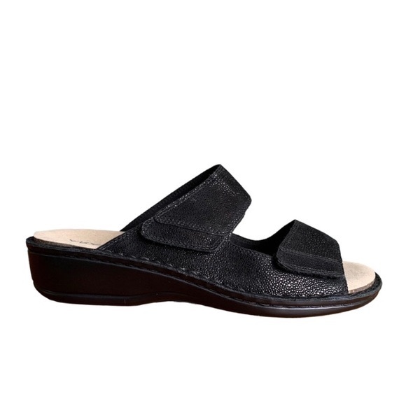 Aravon Black Metallic Suede Cambridge 2 Strap Sandal - Picture 4 of 14